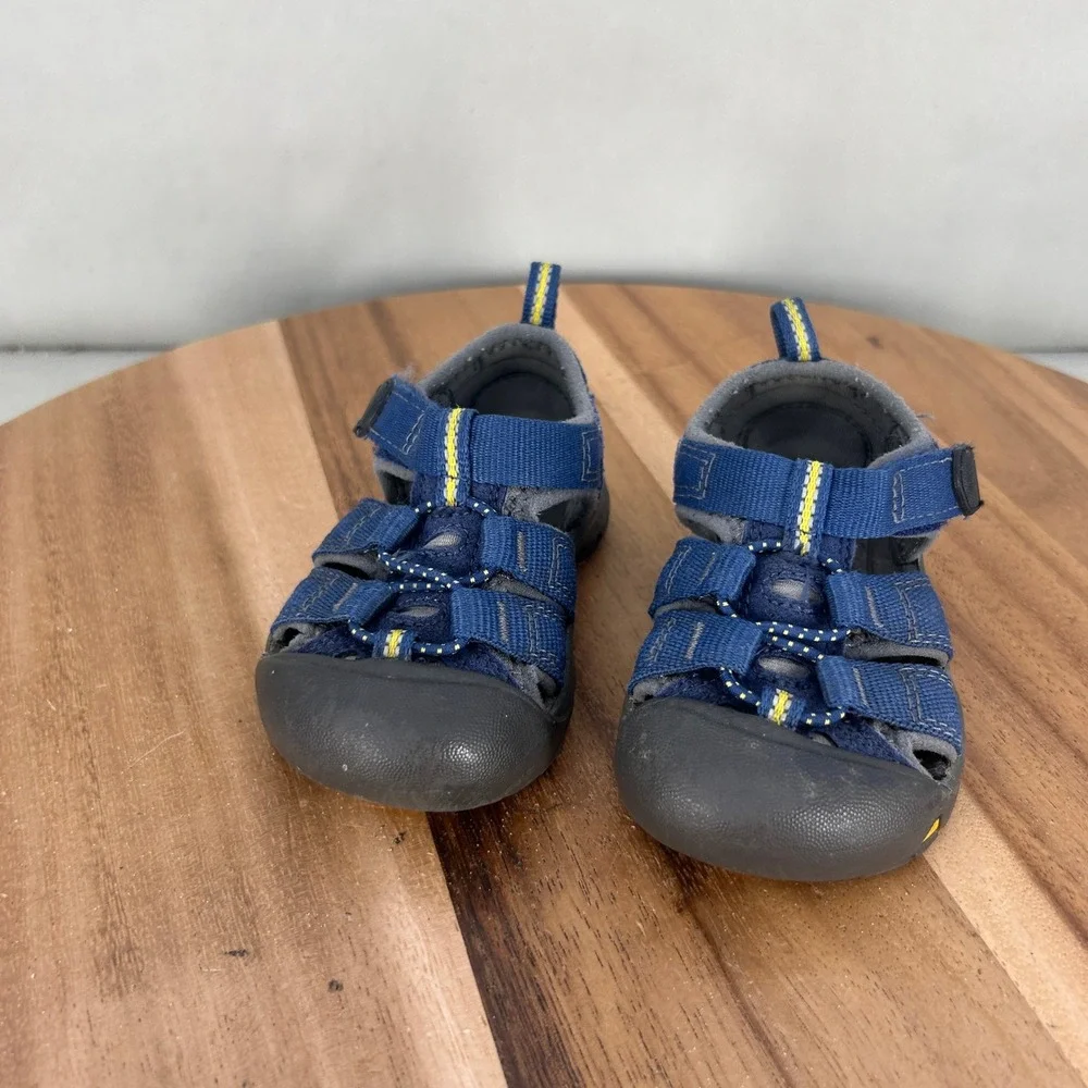 Keen Newport H2 Navy Blue Yellow Toddler Boys Sandals Size 5